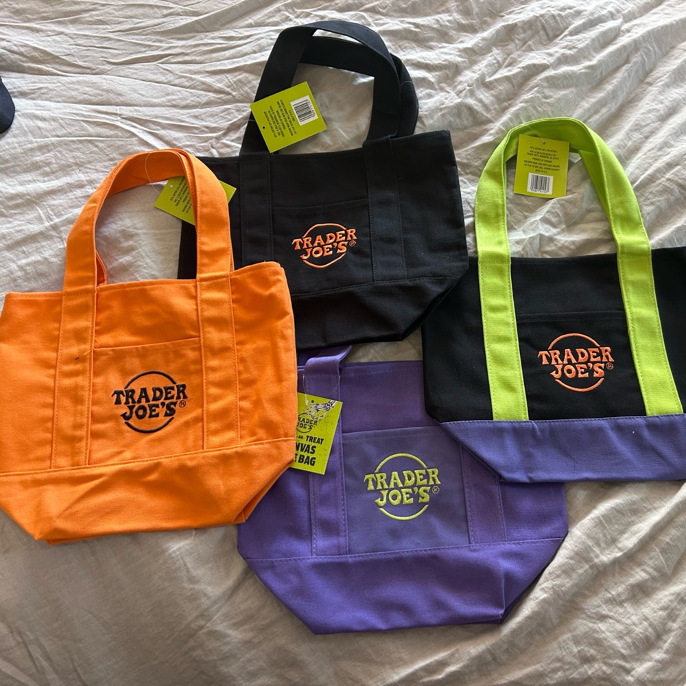Trader Joe's Reusable Tote Bags Set